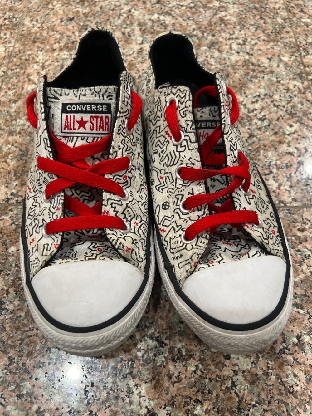 Keith Haring size 3 converse